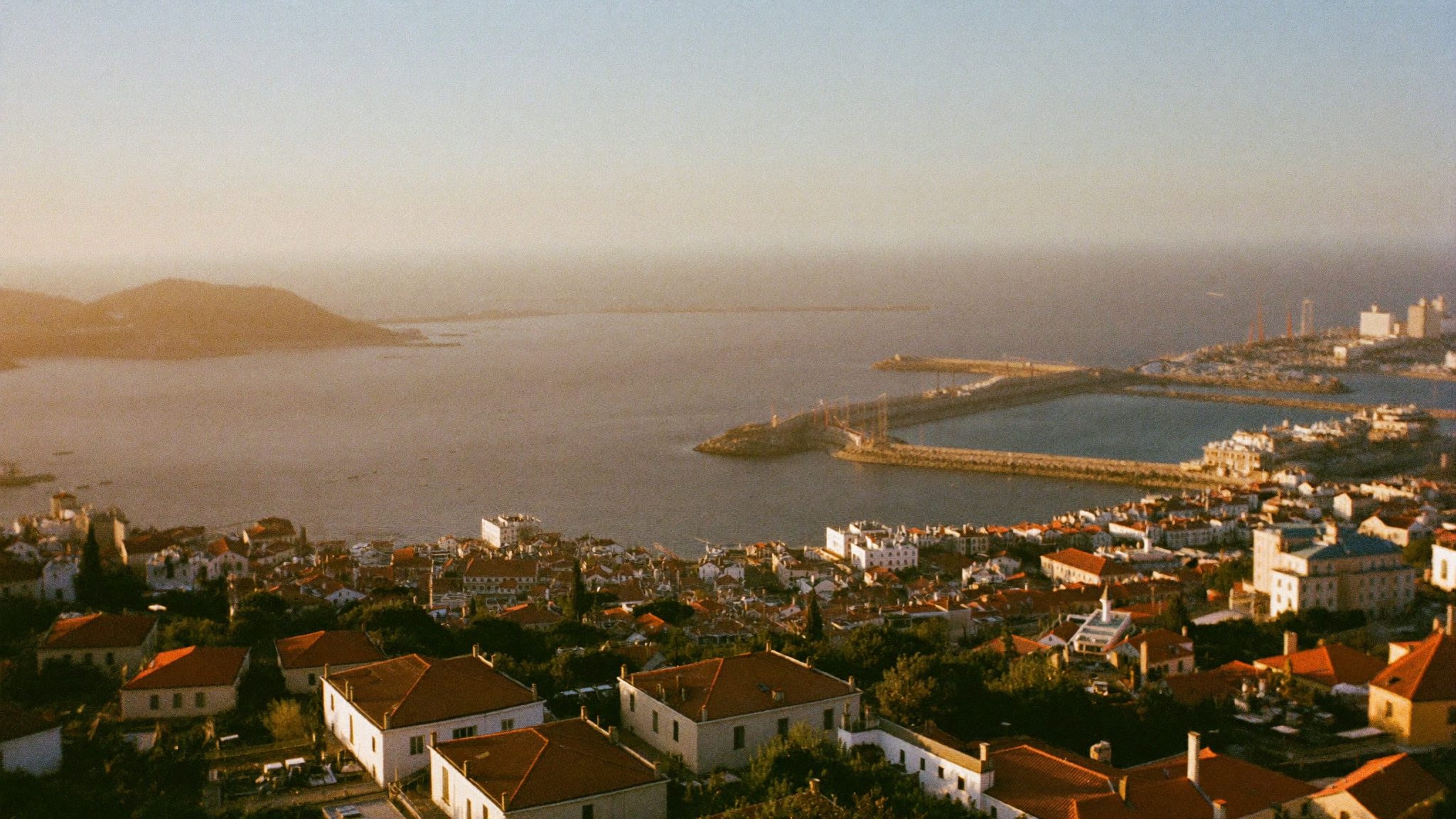 Baía do Funchal ao pôr do sol, vista da Madeira